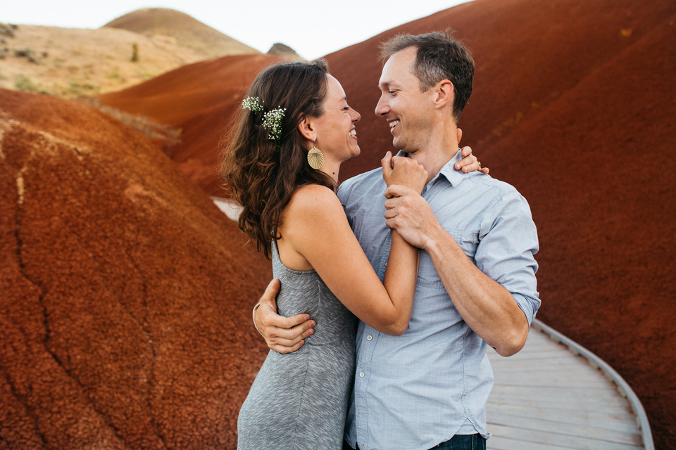 adventurous desert engagement session at the john day fossil beds bend, or