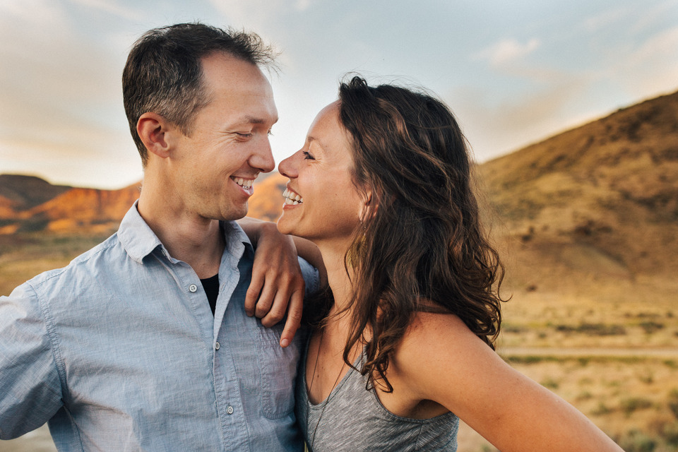 adventurous desert engagement session at the john day fossil beds bend, or
