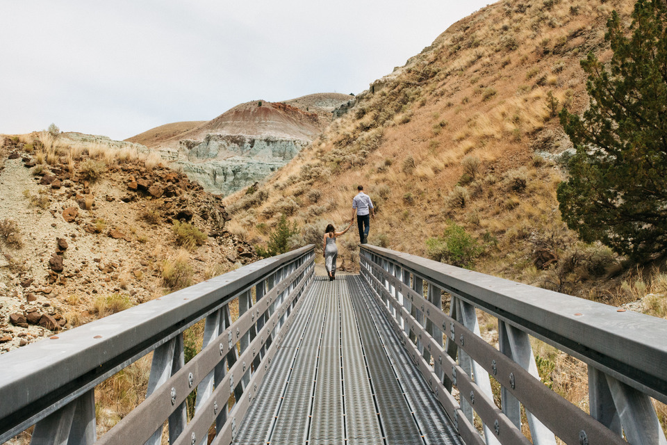 adventurous desert engagement session at the john day fossil beds bend, or