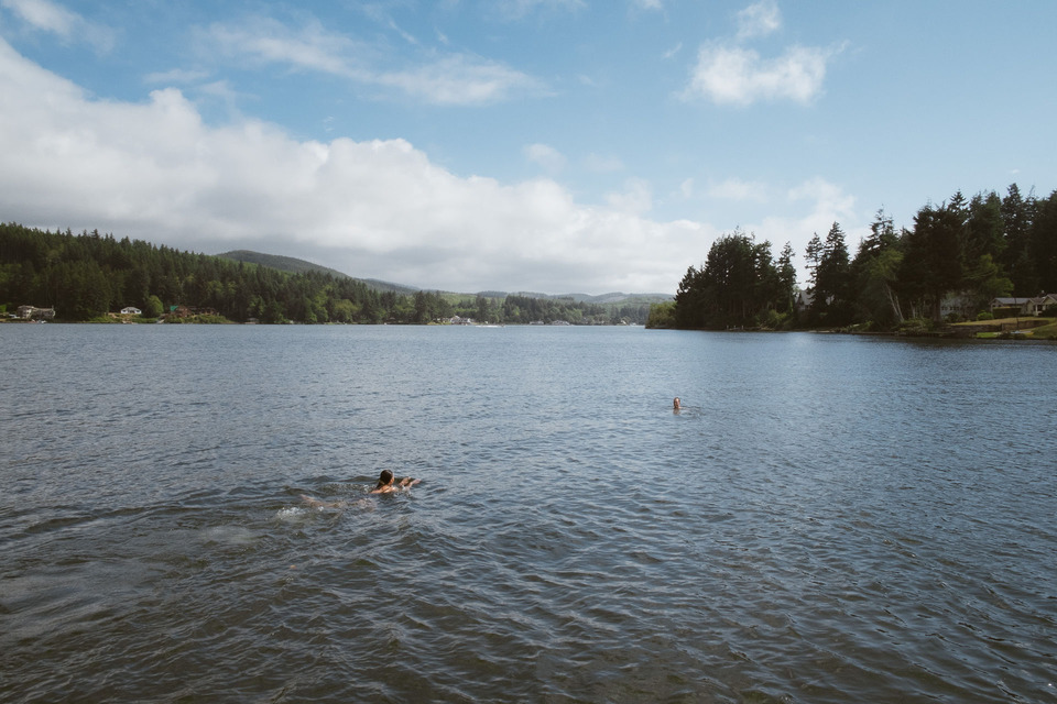 backyard devil's lake wedding oregon