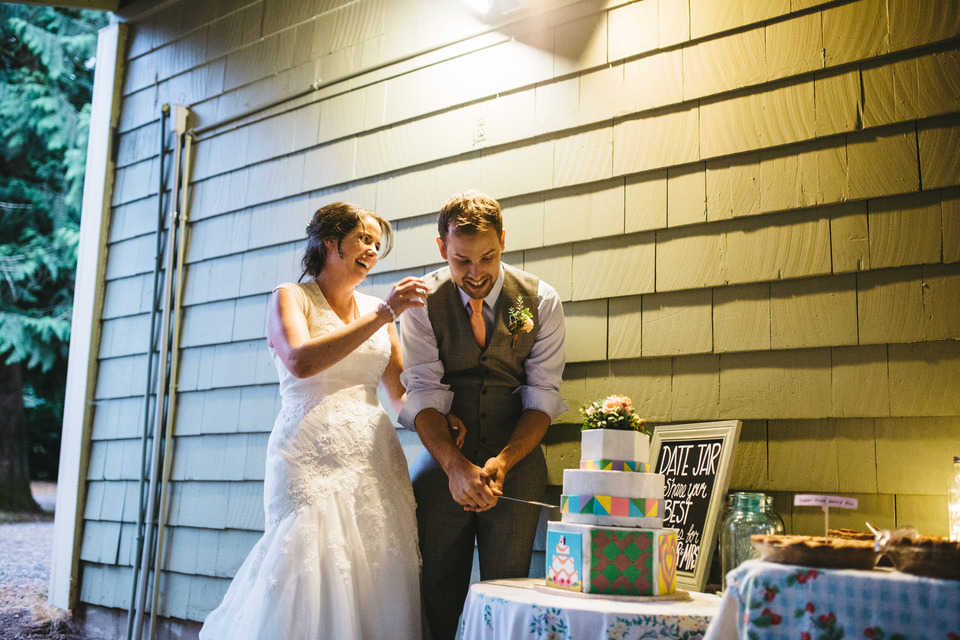 backyard wedding in the oregon forest with lawn games and pie