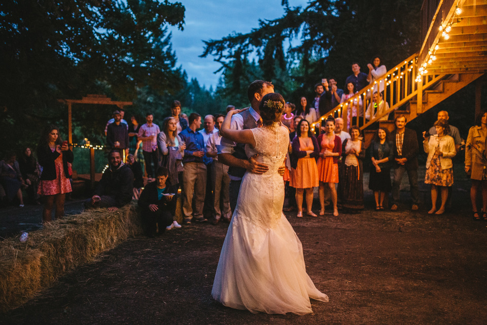 backyard wedding in the oregon forest with lawn games and pie