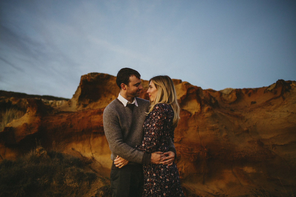 sunset photos of kate and isaac for their oregon coast anniversary session
