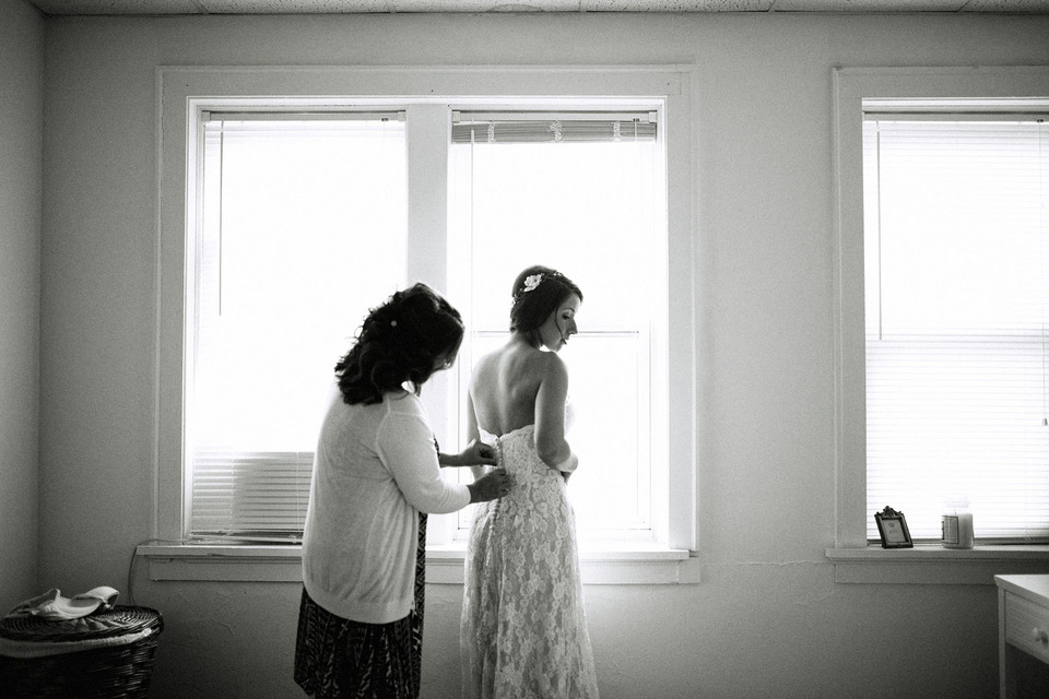 burlington iowa DIY wedding by the Port of Burlington